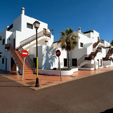 Neptuno Share Pool Costa Teguise Apartment