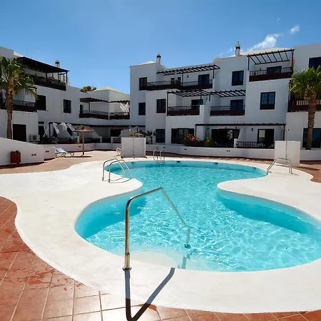 Neptuno Share Pool Costa Teguise * Teguise (Lanzarote)
